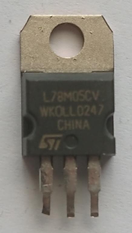 L78M05CV chip photo